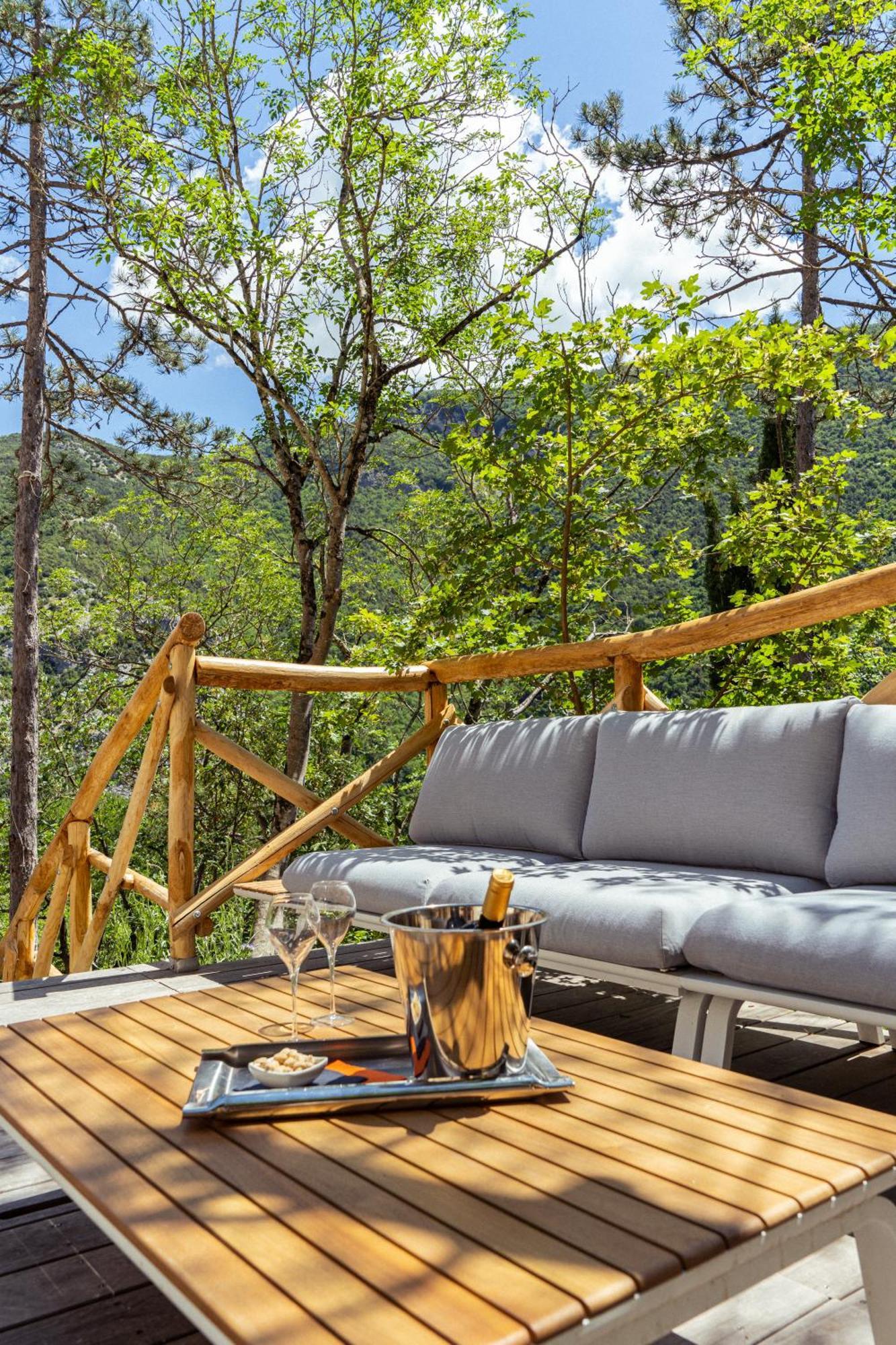 La Forestale Luxury Ecolodge Piano Terra- Appt อัคกวาลาญา ภายนอก รูปภาพ