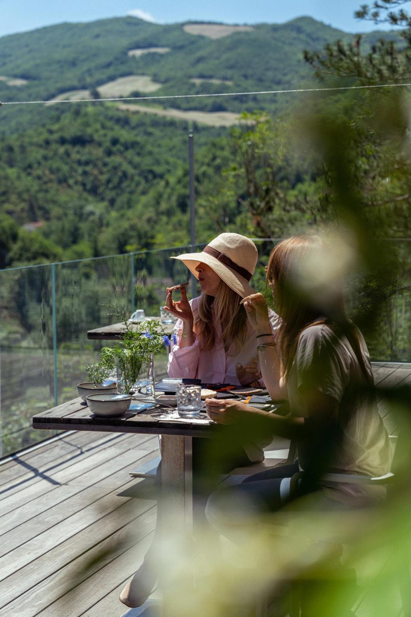 La Forestale Luxury Ecolodge Piano Terra- Appt อัคกวาลาญา ภายนอก รูปภาพ