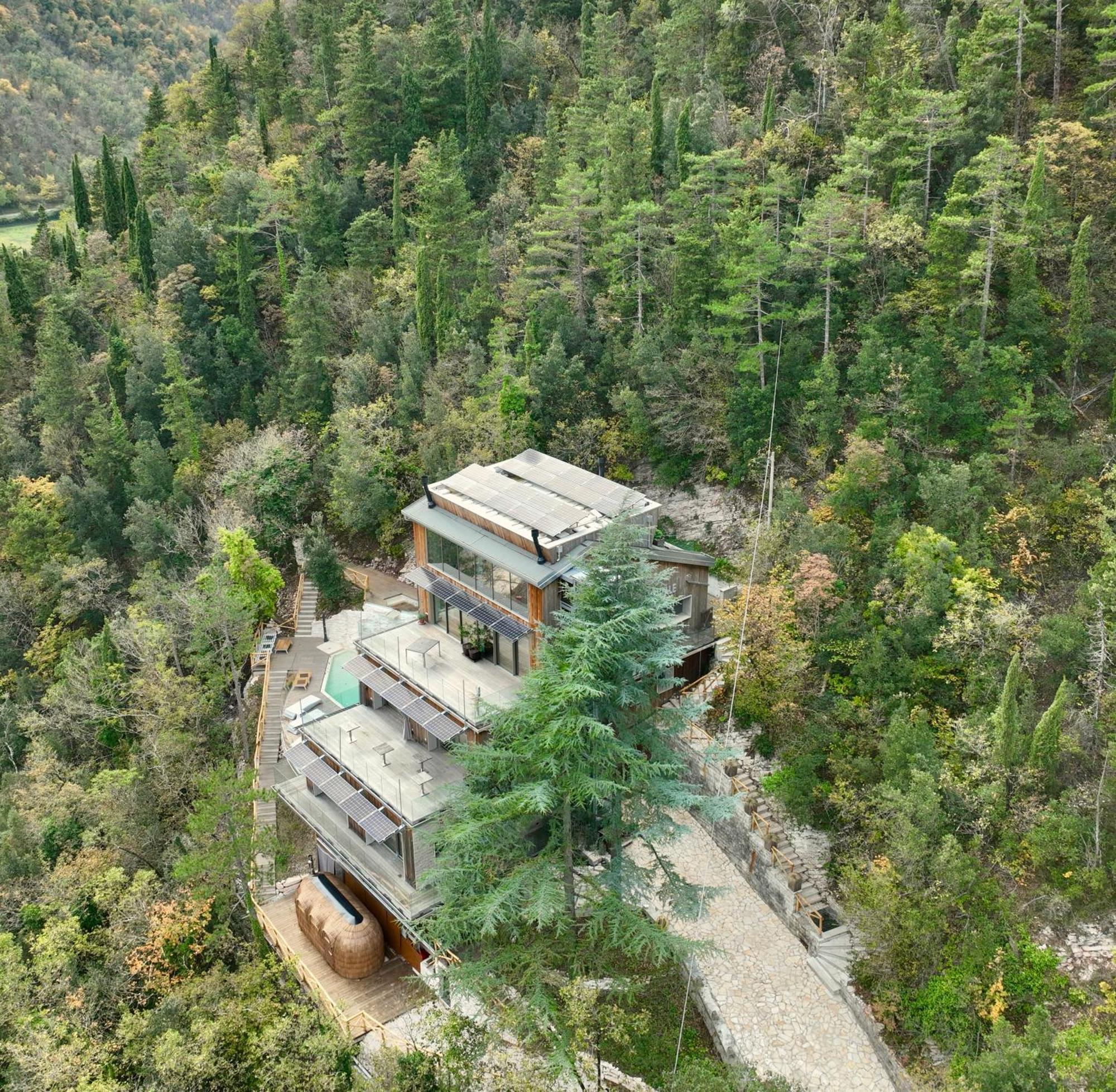 La Forestale Luxury Ecolodge Piano Terra- Appt อัคกวาลาญา ภายนอก รูปภาพ