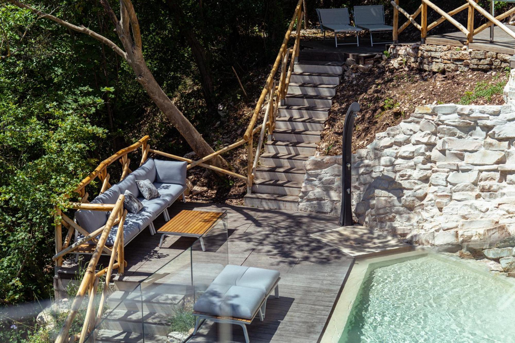 La Forestale Luxury Ecolodge Piano Terra- Appt อัคกวาลาญา ภายนอก รูปภาพ