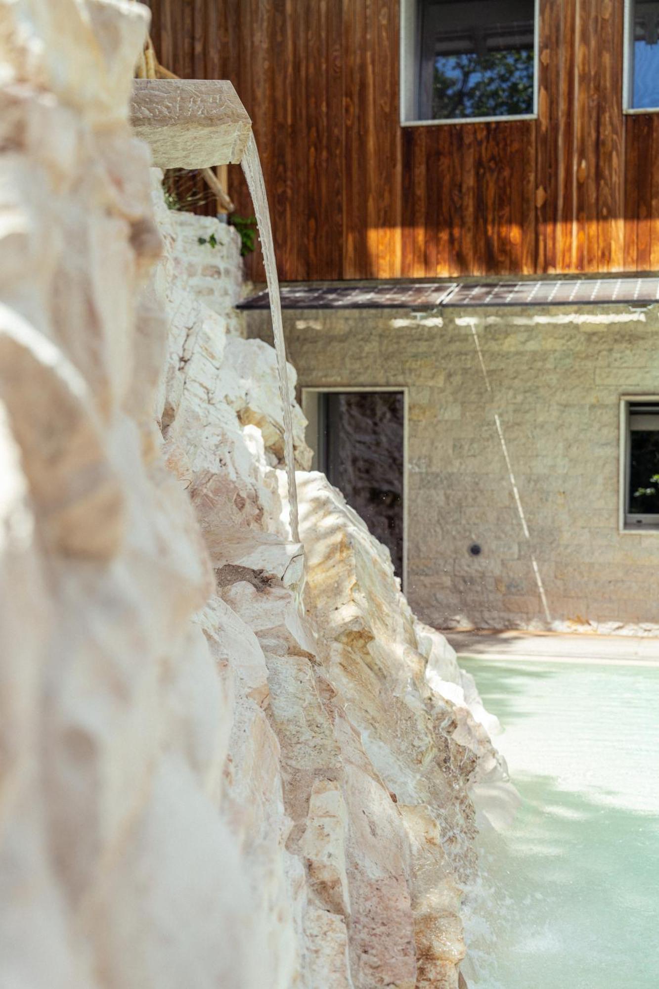 La Forestale Luxury Ecolodge Piano Terra- Appt อัคกวาลาญา ภายนอก รูปภาพ